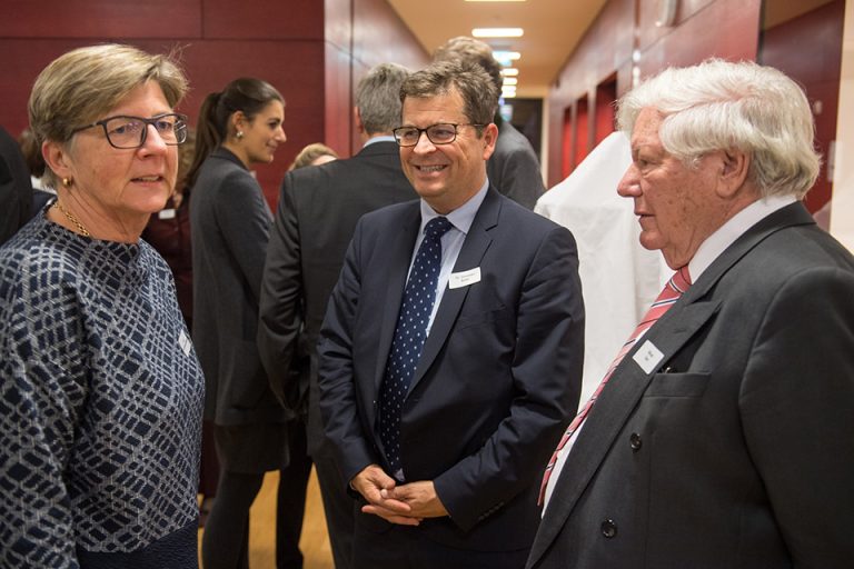 Vors. Ri OLG Lore Sprickmann-Kerkerinck, stv. Vorsitzende des Deutschen Richterbundes, Dr. Christian Seiler, Direktor des Amtsgerichts Freising Wilfried Klein, Ehrengerichtspräsident BDP