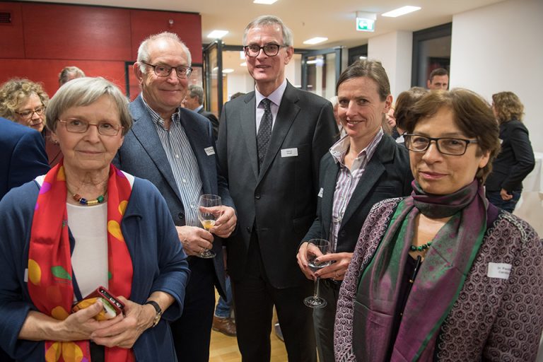 Ulrike Hess, Vorsitzende Landesgruppe Bayern; Prof. Dr. Engelbert Fuchtmann, Landesgruppe Bayern Zentrum Bayern, Familie und Soziales, Leiter der Regionalstelle Oberbayern; Helmut Krauß, Zentrum Bayern, Familie und Soziales, Leiter der Regionalstelle Oberbayern; Susanne Berwanger, Vorstand Landesgruppe Bayern; Dr. Paola Cardia, Vorstand Landesgruppe Bayern